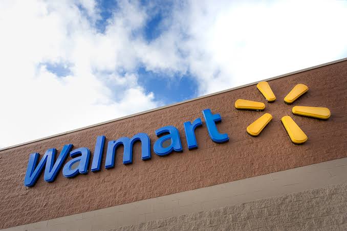 Walmart raises starting hourly wage to $12 in 500 stores, as part of a test